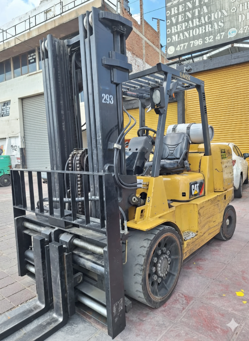 Montacargas Cat GC70K #INT. 293