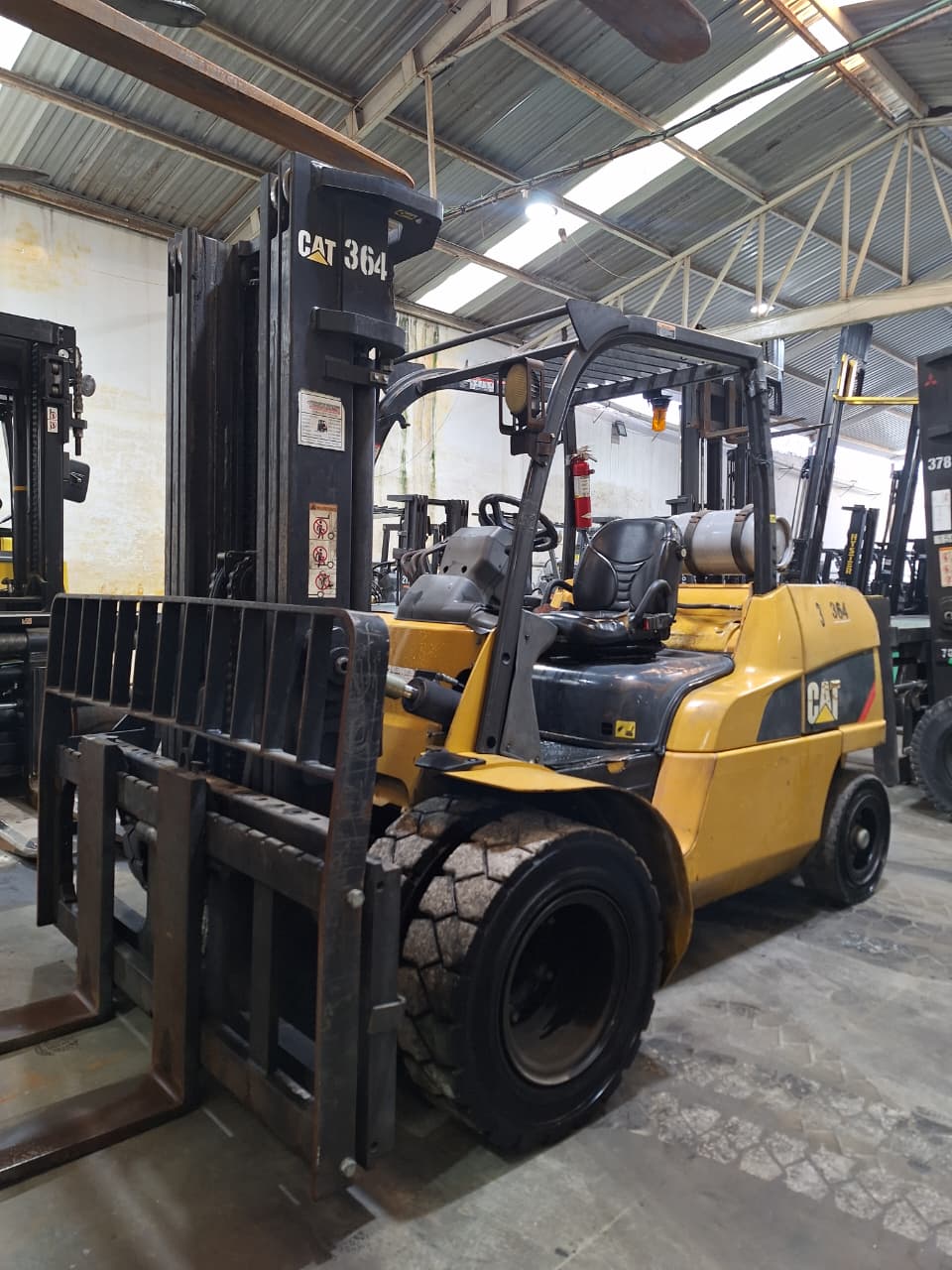 Montacargas CAT P11000 #INT. 364
