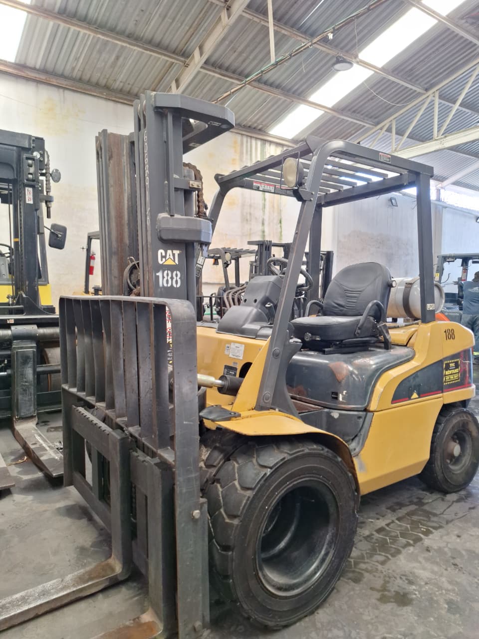 Montacargas CAT P6000 #INT. 188