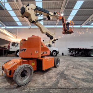 Elevación JLG E400AJP narrow #INT. 355