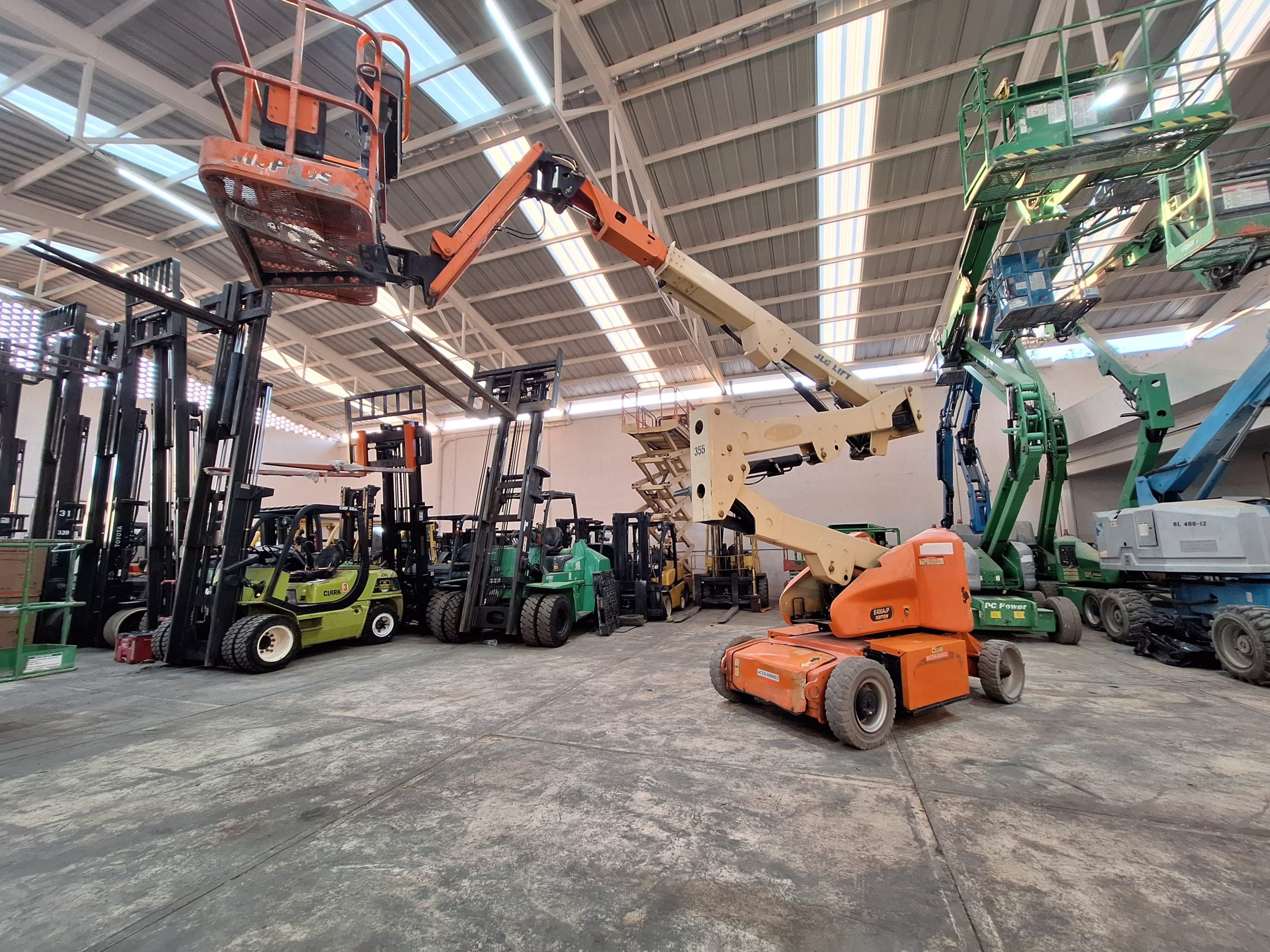 Elevación JLG E400AJP narrow #INT. 355 - Imagen 3