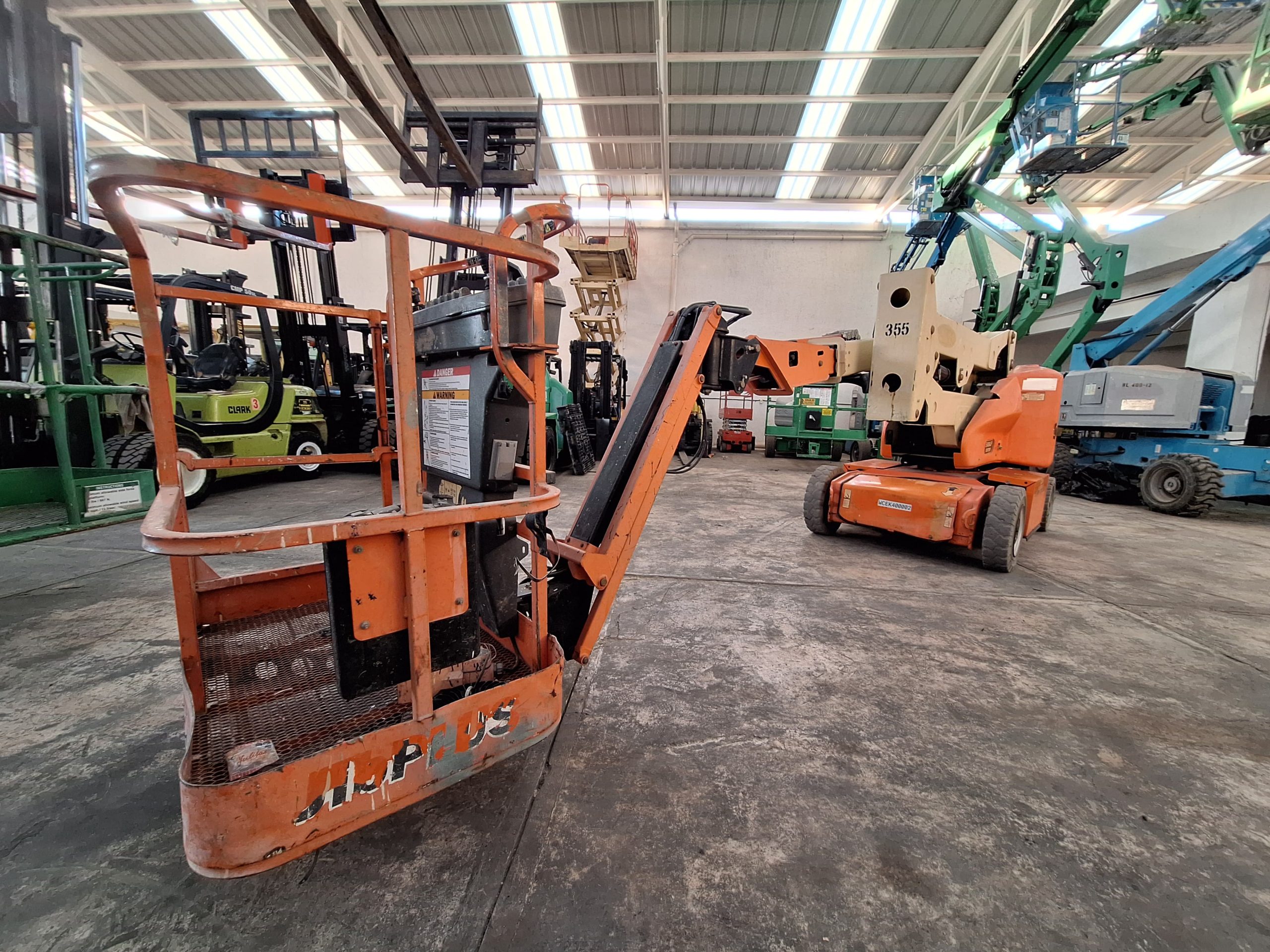 Elevación JLG E400AJP narrow #INT. 355 - Imagen 5