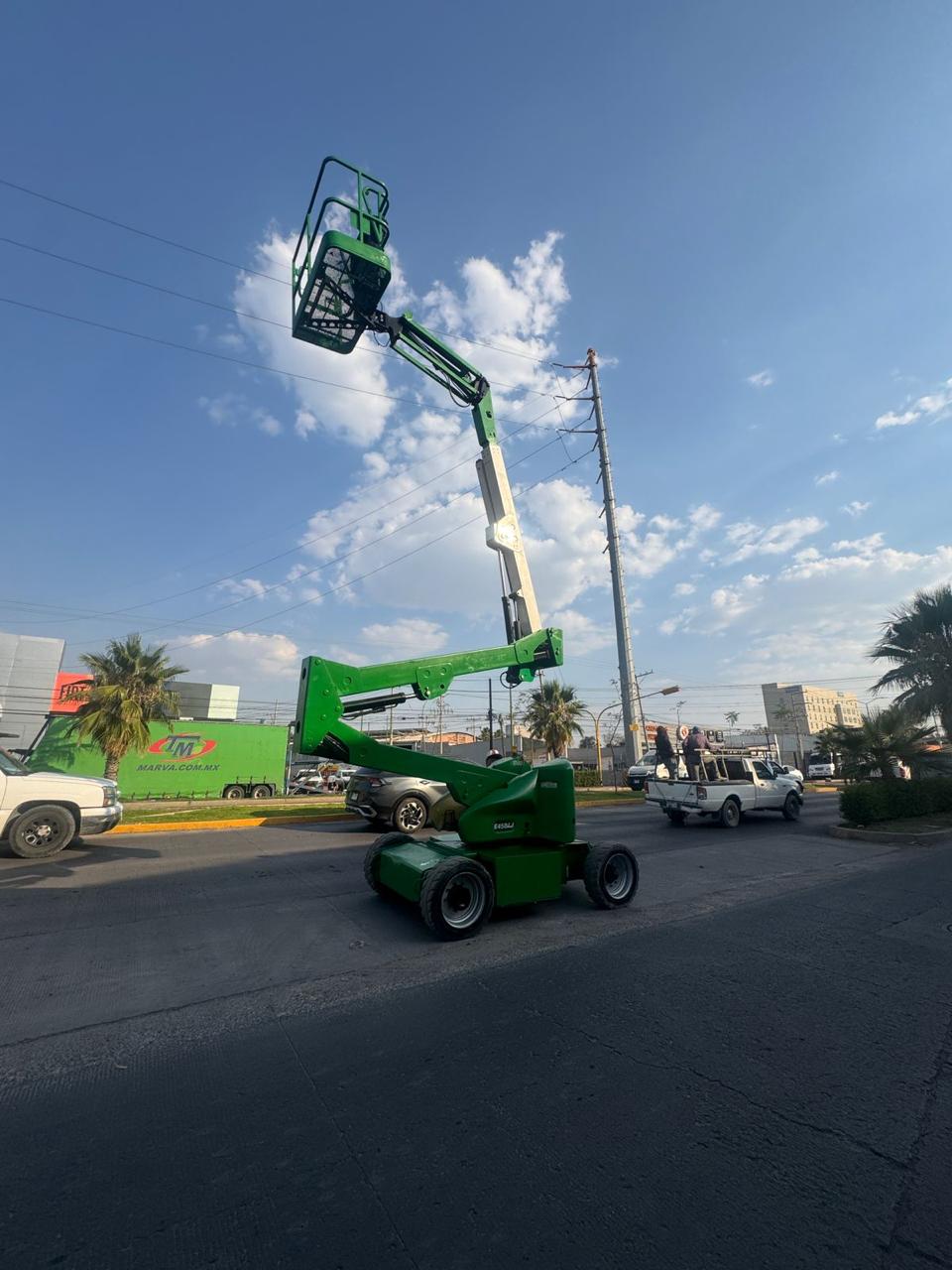 Elevación JLG E450AJ #INT. 375 - Imagen 2