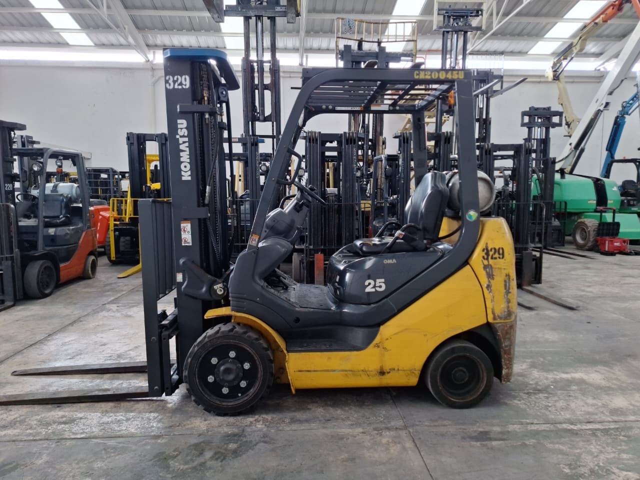 Montacargas KOMATSU FG25ST-16 #INT. 329 - Imagen 3