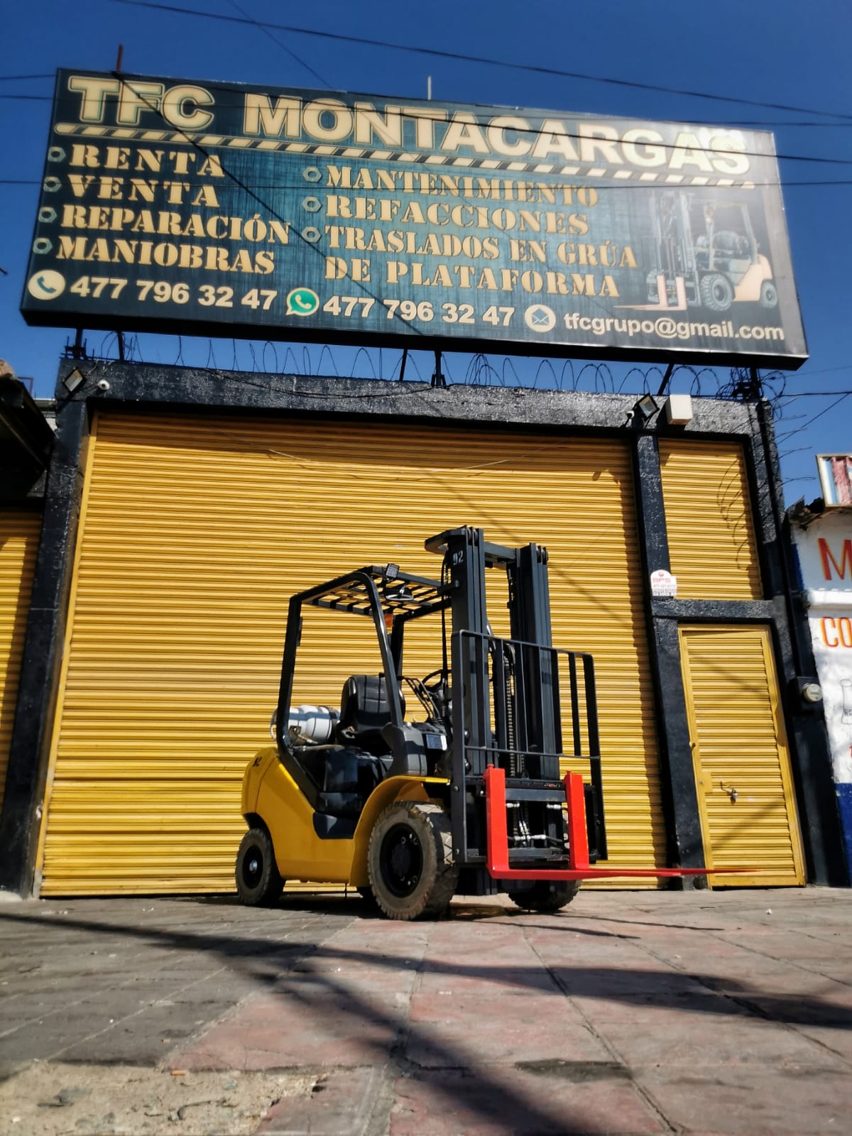 Montacargas KOMATSU FG25T-16  #INT. 92