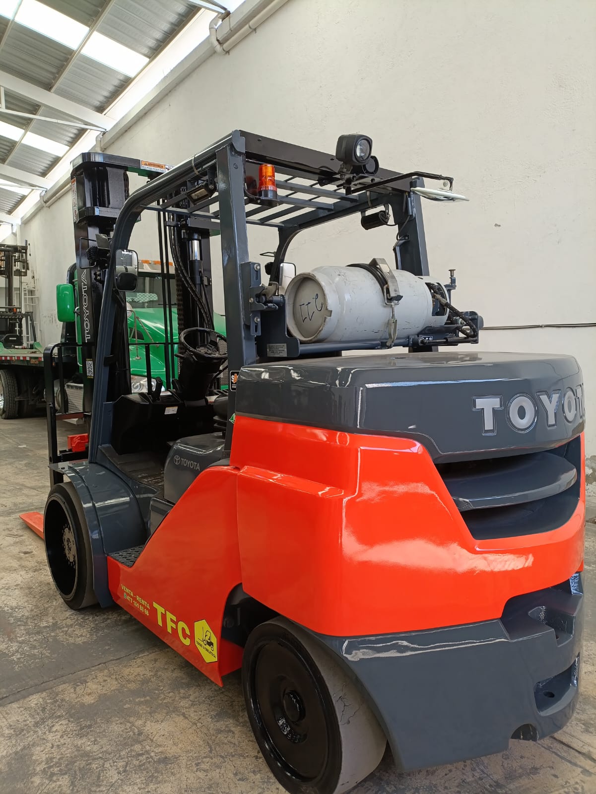 Montacargas TOYOTA 8FGC70U #INT. 372 - Imagen 4