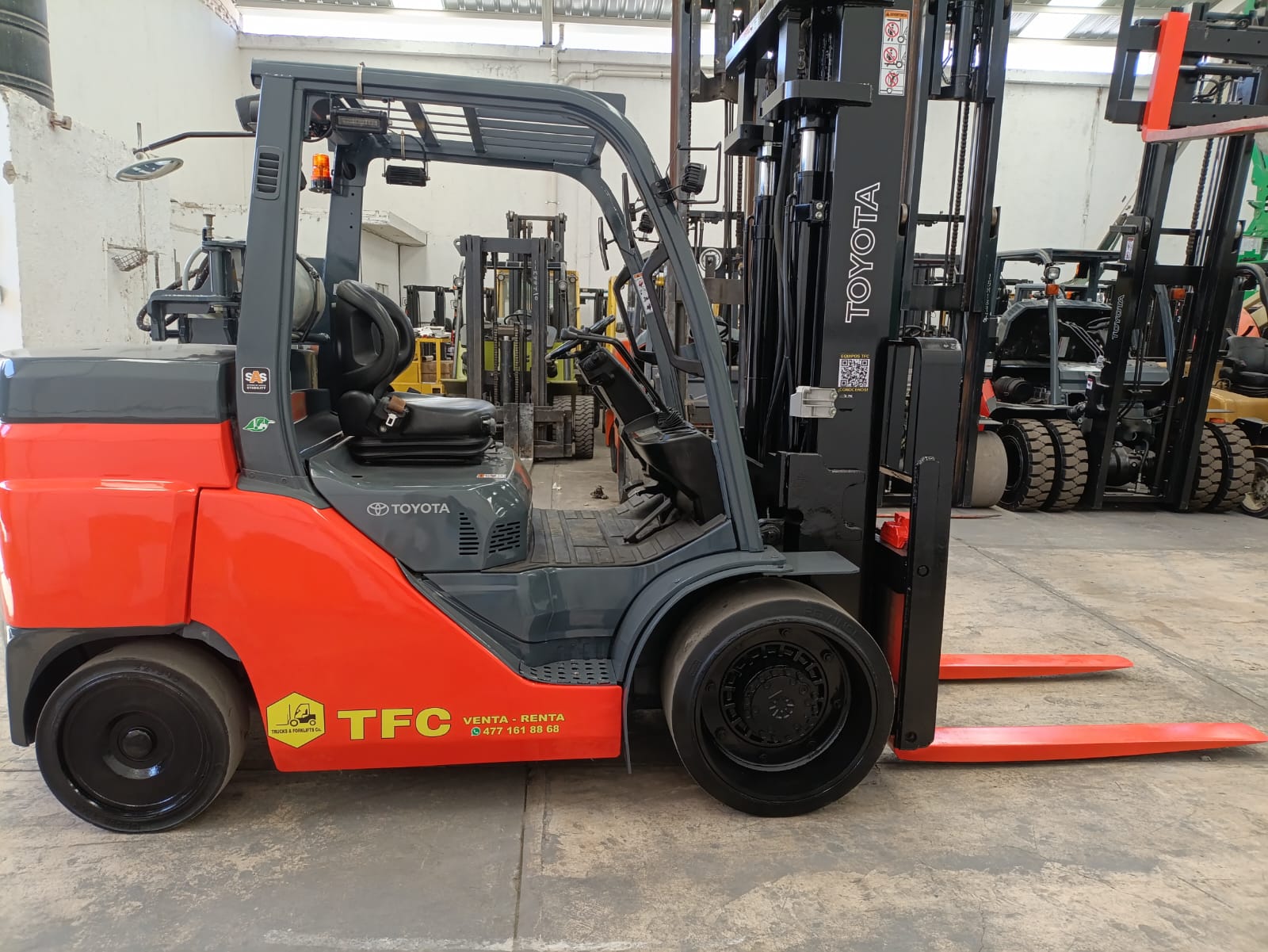 Montacargas TOYOTA 8FGC70U #INT. 372 - Imagen 6
