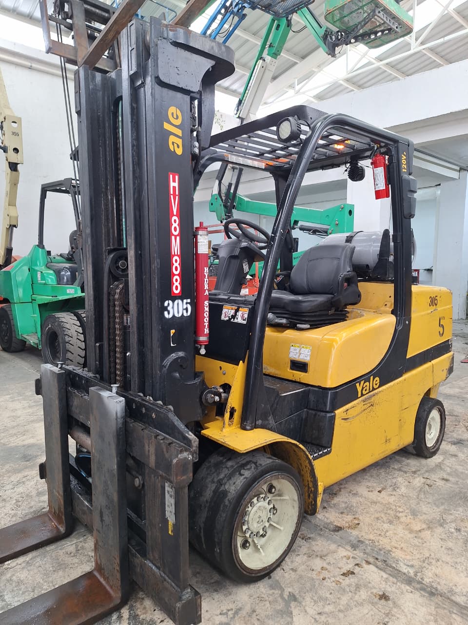 Montacargas YALE GLC120VXNGSE092 #INT. 305