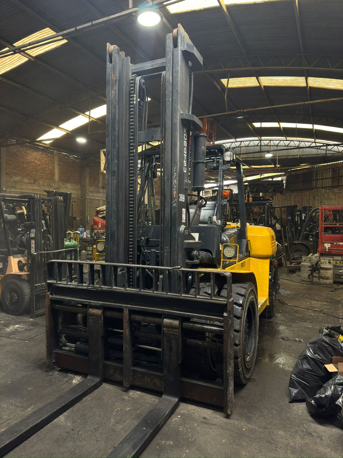 Montacargas KOMATSU FD80T-8 #INT. 369