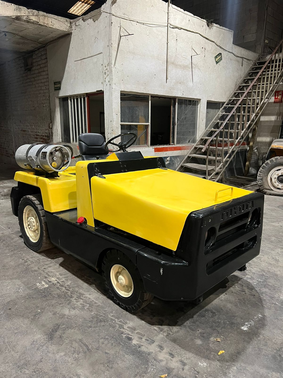 Tractor de arraste Toyota 02-TD25 #INT. 30