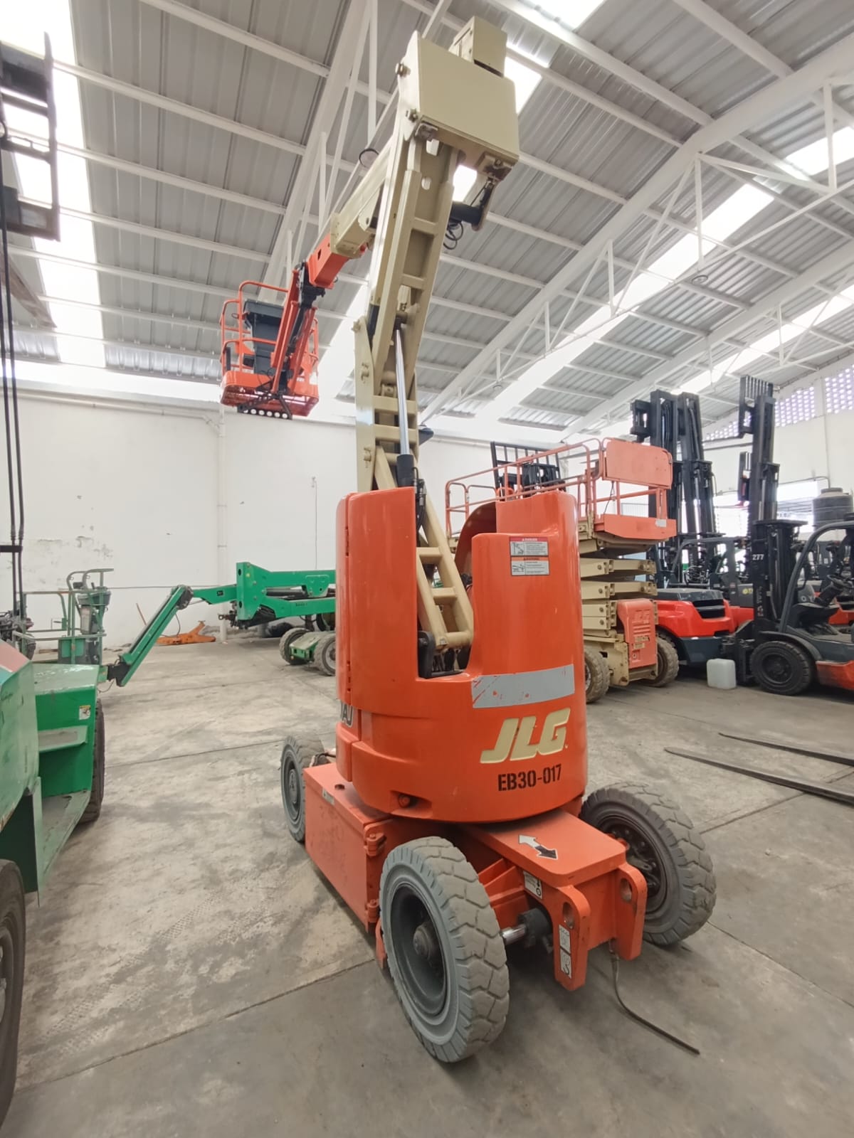 Elevación JLG E300AJP #427 - Imagen 4