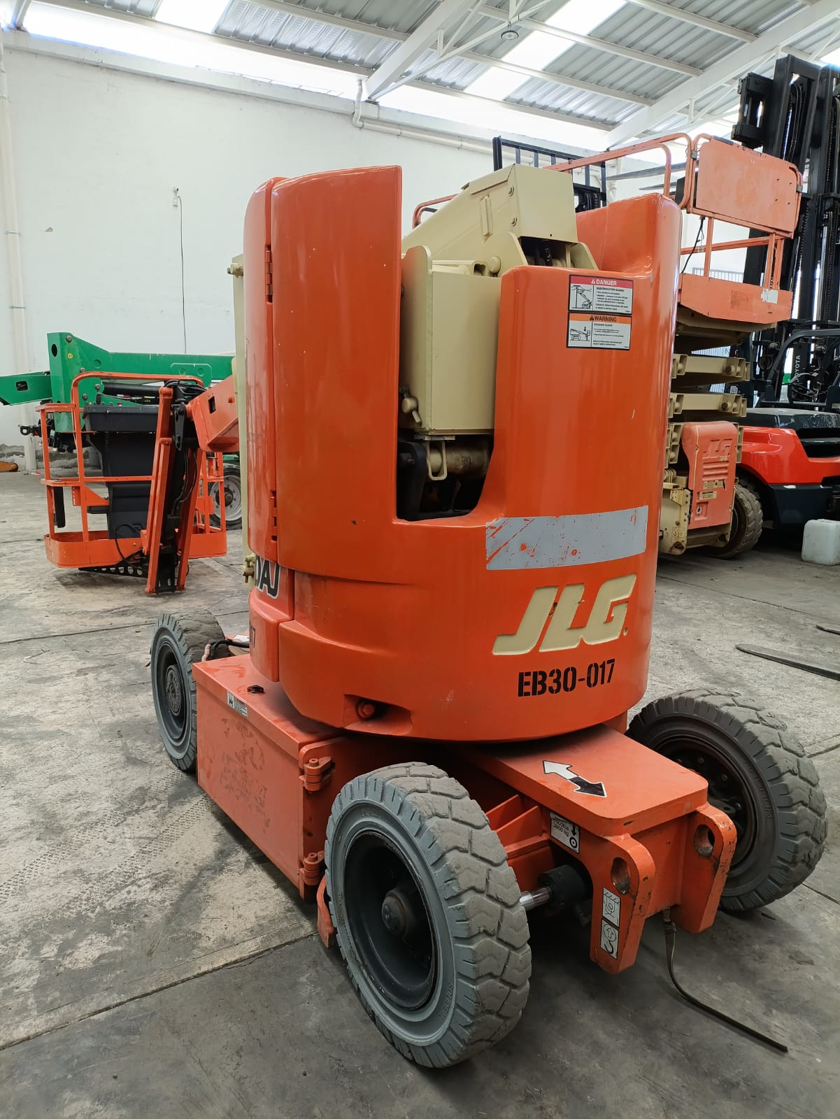 Elevación JLG E300AJP #427 - Imagen 7