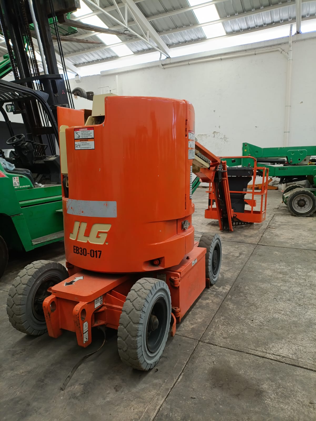Elevación JLG E300AJP #427 - Imagen 8