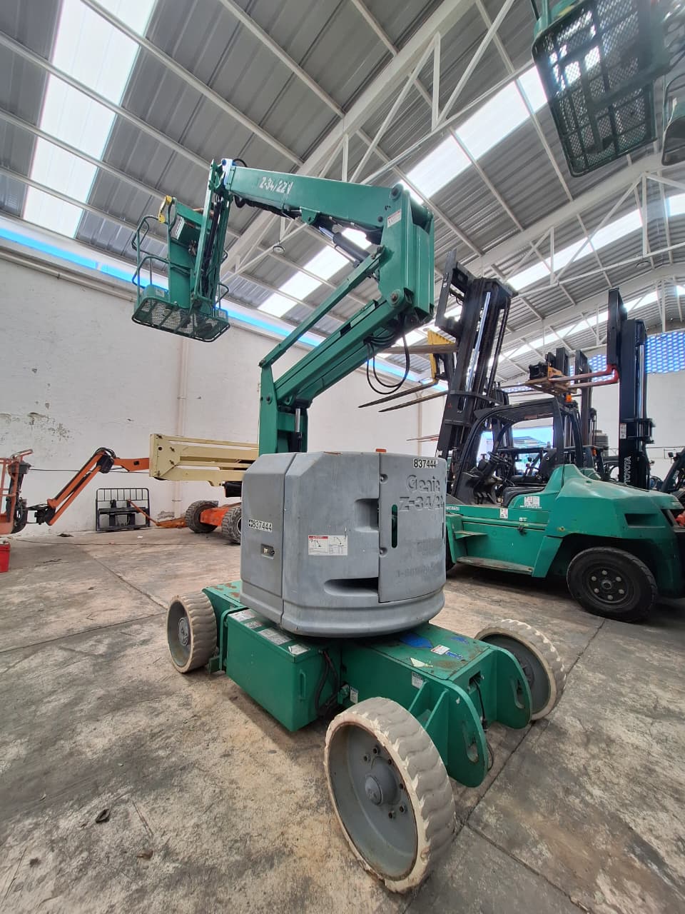 Elevación Genie Z34/22N #INT. 429