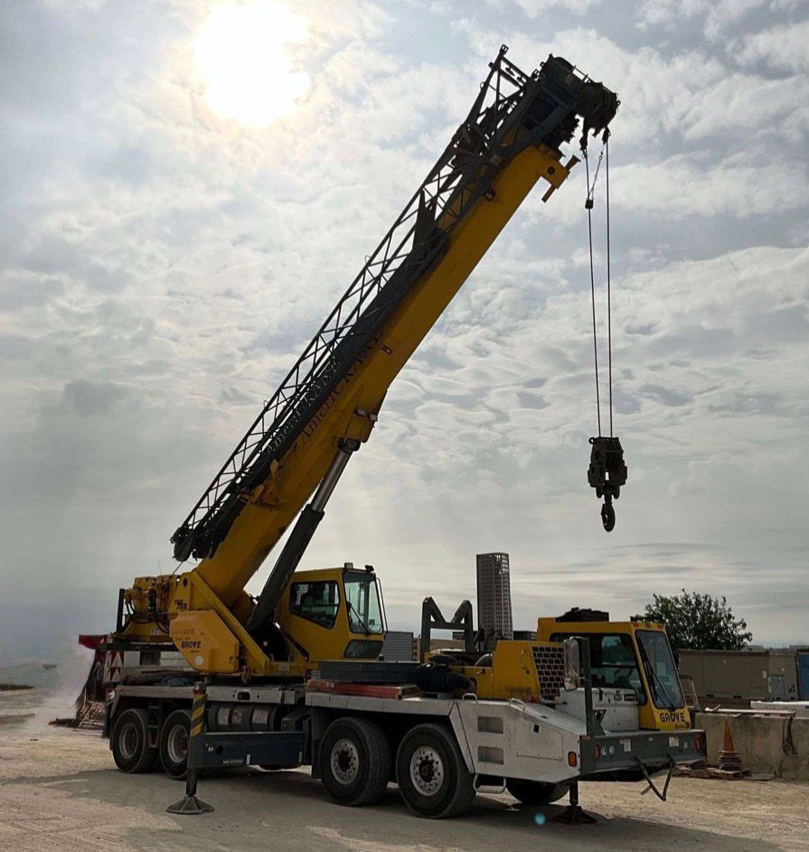 Grua Grove 700e #INT. 437